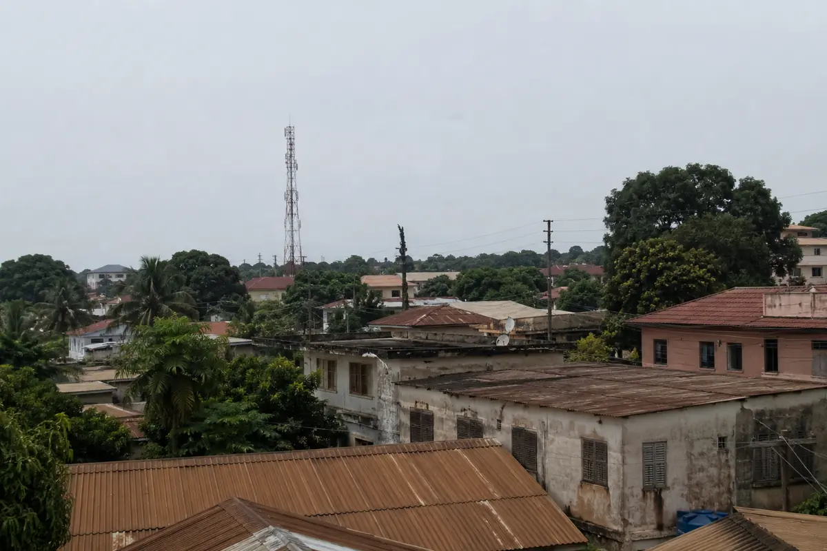 Imagem editorial relacionada a Melhor VPN para Guiné-Bissau em 2026: a diferença entre um site bloqueado e a internet cortada decide tudo