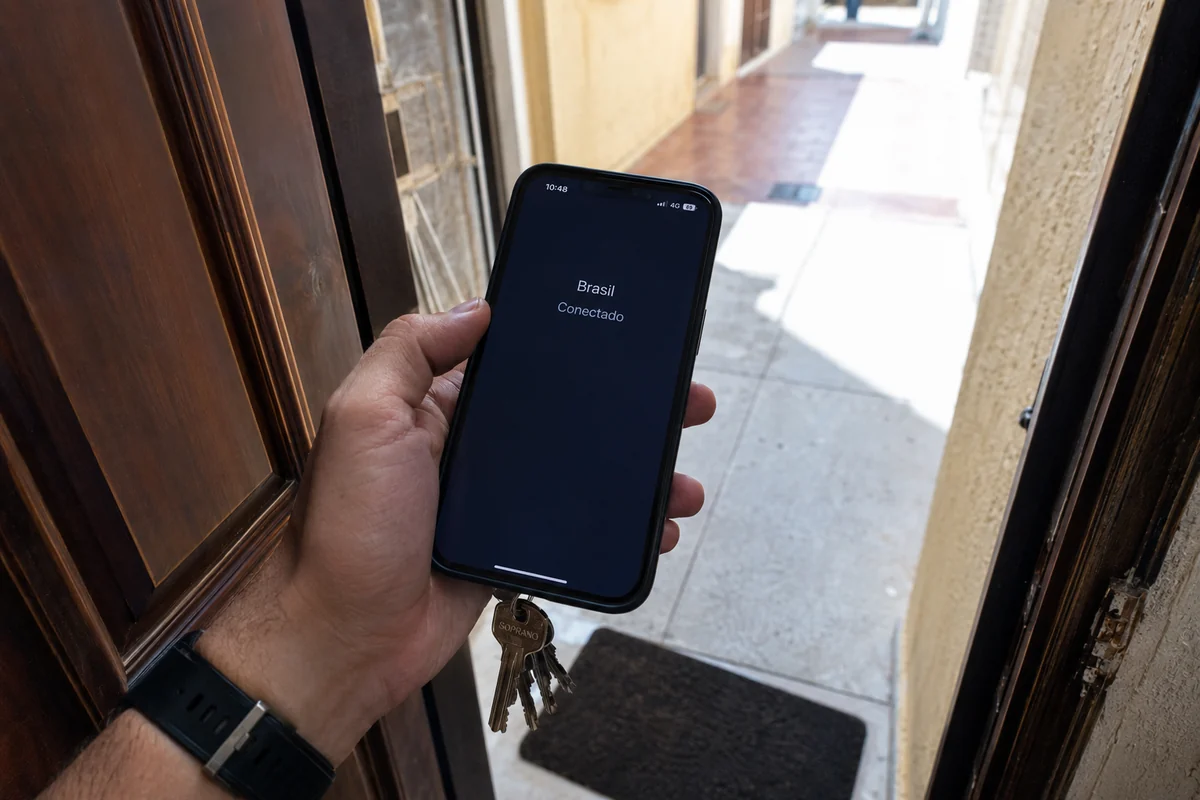 Imagem editorial relacionada a VPN com IP brasileiro para morar no Paraguai: mantenha uma “porta de volta” ao Brasil, não todo o seu tráfego lá