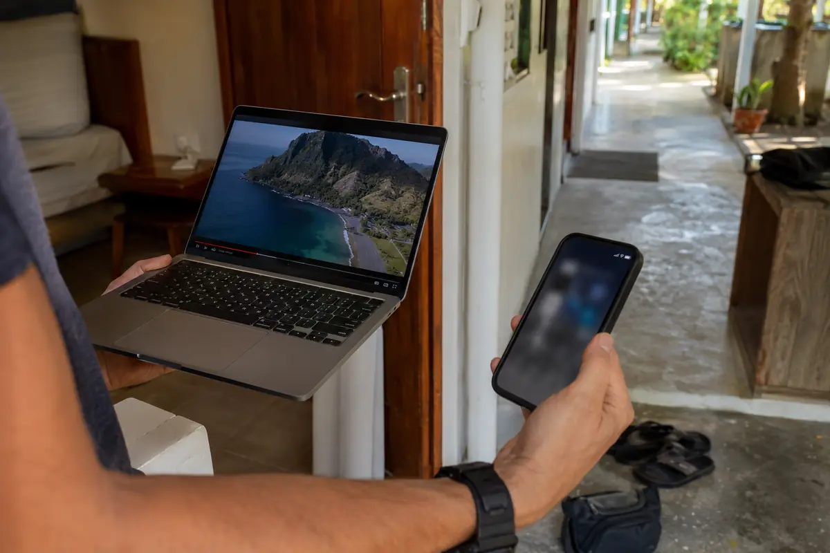 Imagem editorial relacionada a VPN para manter IP português em Timor-Leste: o desafio não é obter Portugal, é não o perder quando a rede muda